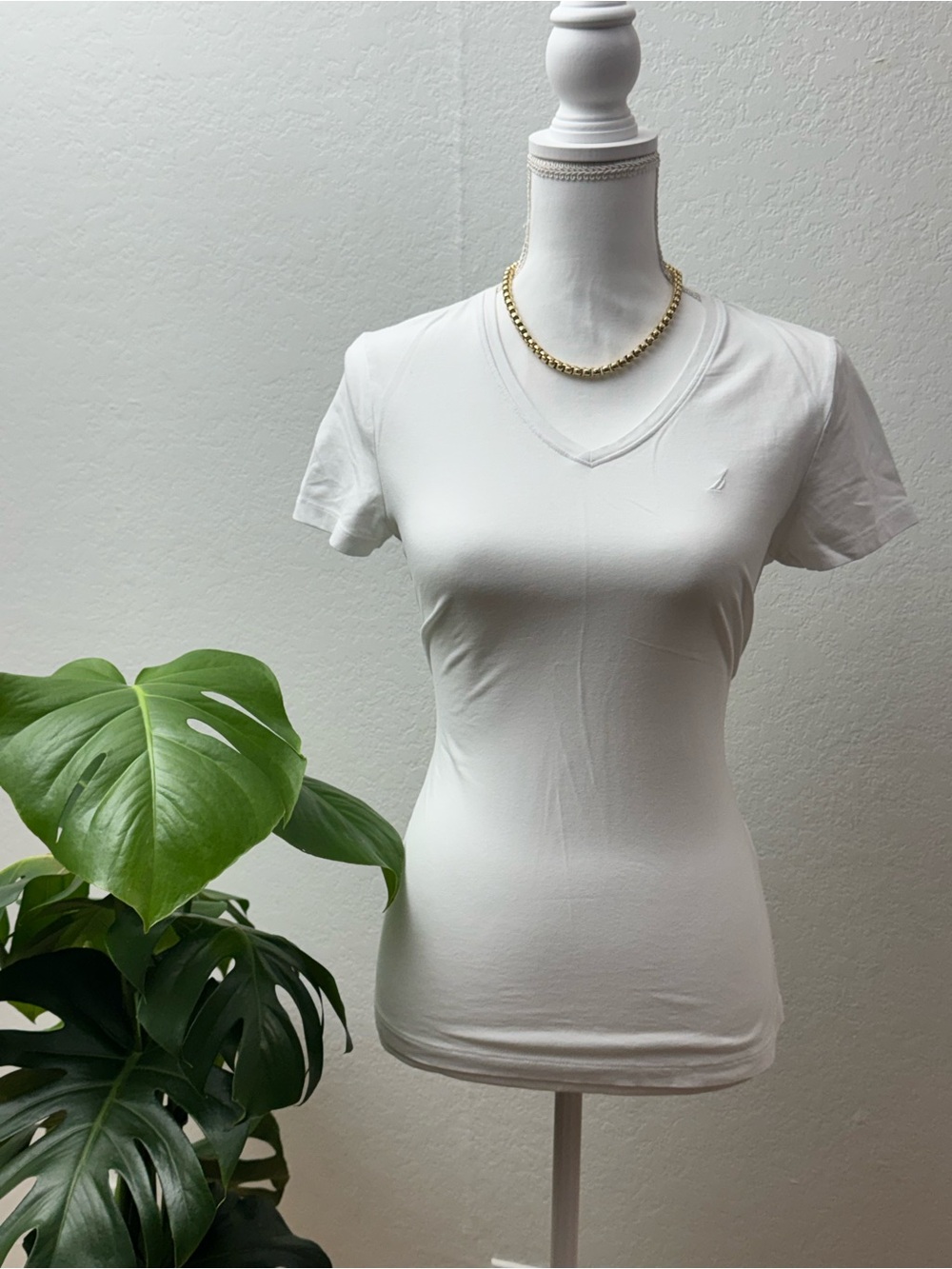 Nautica Women's White V-Neck Short Sleeve Tee